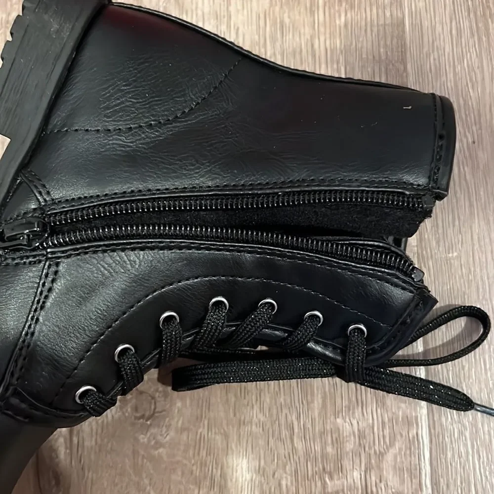 Black sparkly stone boots